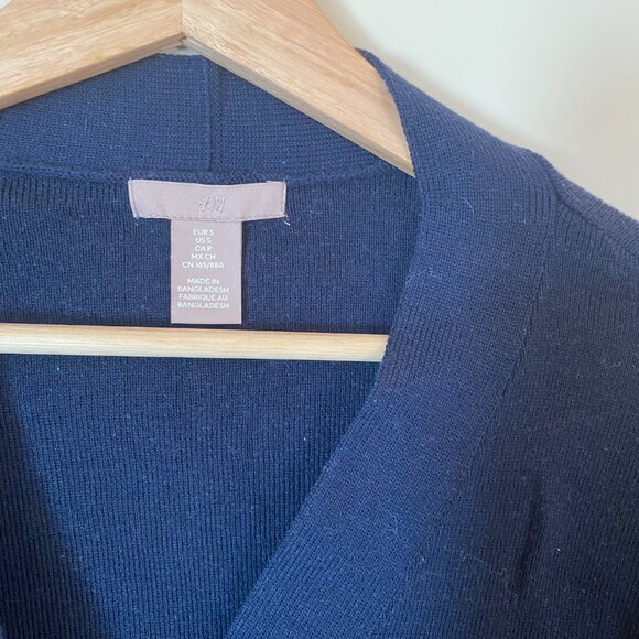 H&M Fine-Knit Cardigan - Picture 2 of 3